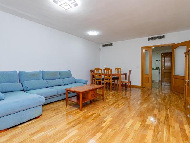 WGI INMOBILIARIA ALQUILA vivienda REFORMADA con PATIO