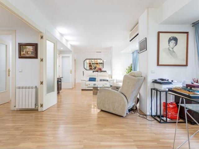 WGI INMOBILIARIA VENDE MAGNIFICA VIVIENDA EN ZONA EXCLUSIVA DE LA PAZ