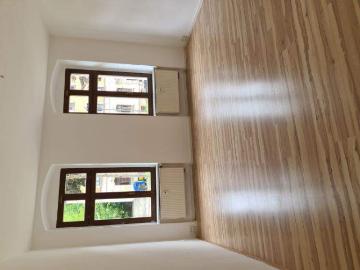 WG's aufgepasst ! zwei 25mÂ² groÃe Zimmer / modernem Laminat + groÃe KÃ¼che mit extra Zimmer