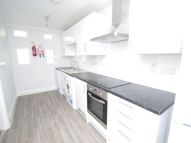 WD17, Watford, 1 bed flat to rent, £1,250 pcm | PrimeLocation