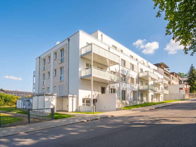 WE1 großzügige Terrasse mit Sonne bis in die Abendstunden