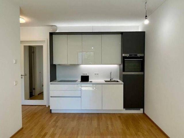 WE 016 Exklusive 2 Zimmer Refugium mit Balkon Urbanes Wohnerlebnis über den Dächern Berlins