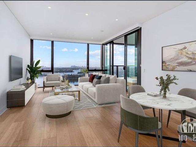 We have 2 rooms to rent in a 3 bedrooms sophisticated apartment