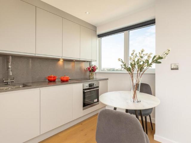 WEM Tower, Wembley, HA9 Studio to rent £1,479 pcm £341 pw