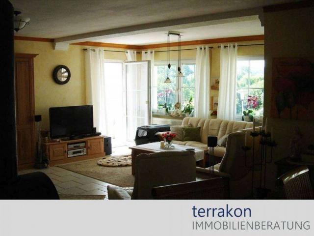 Wembach: TOP 3,5 Zimmerwohnung mit bester Ausstattung, Terrasse und Garten