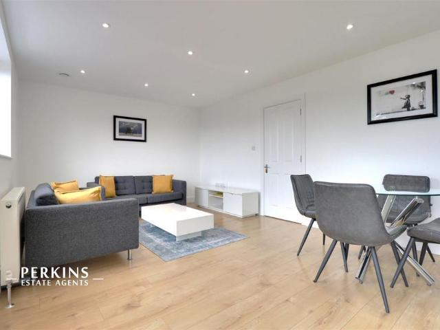 Wembley, HA0 2 bed flat to rent £2,300 pcm £531 pw