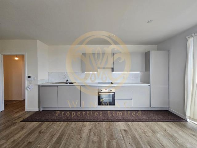 Wembley, London HA9 3 bed flat to rent £3,250 pcm £750 pw