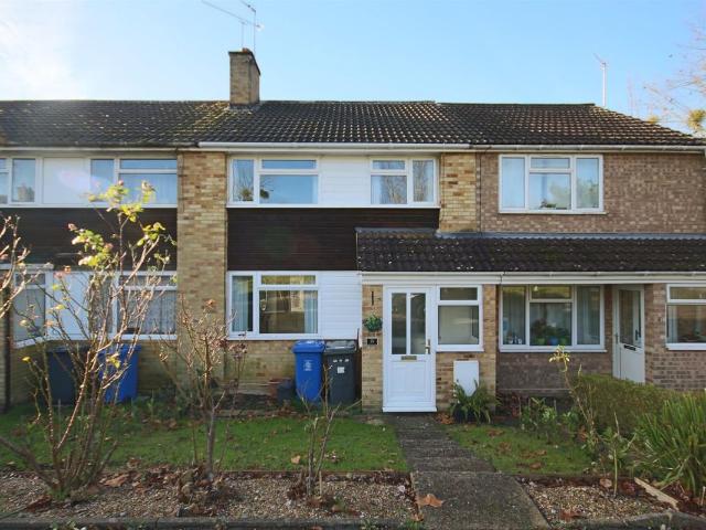 Wentworth Crescent, Maidenhead, Berkshire SL6, 3 bed terraced house to rent, £1,600 pcm | PrimeLocation