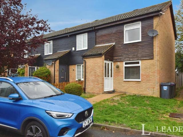 Wentworth Drive, Bishops Stortford, CM23 2 bed terraced house to rent £1,400 pcm £323 pw