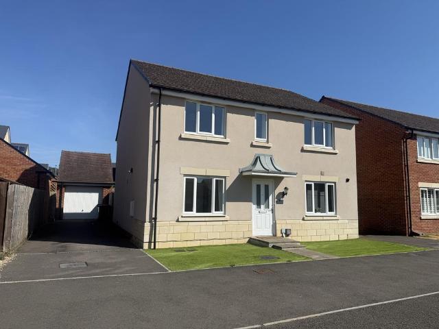 Wendercliff Close, Cheltenham, GL52 4 bed house to rent £2,400 pcm £554 pw