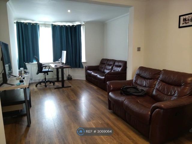 Wendover Way, Welling DA16, 3 bed semi detached house to rent, £2,400 pcm | PrimeLocation