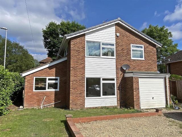 Wendover Road, Bourne End SL8, 4 bed detached house to rent, £2,500 pcm | PrimeLocation