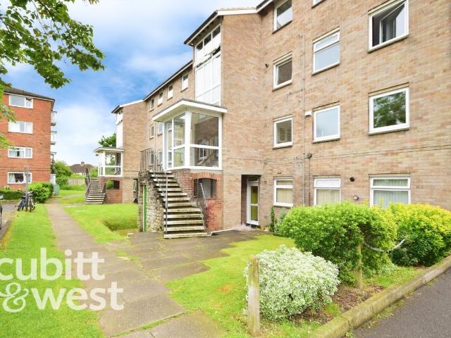 Wendover Road, Havant PO9, 2 bed flat to rent, £1,200 pcm | PrimeLocation