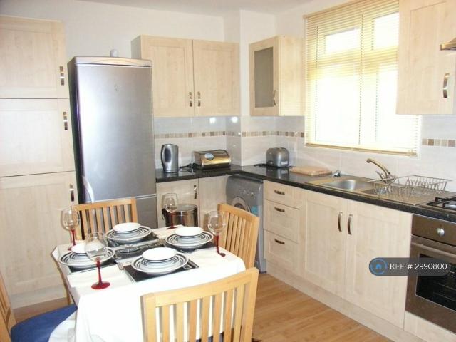 Wengham House, London, W12 2 bed flat to rent £2,295 pcm £530 pw