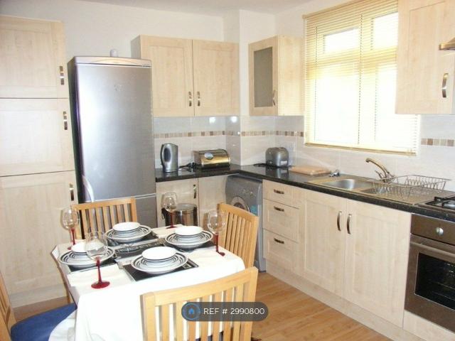 Wengham House, London W12, 2 bed flat to rent, £2,295 pcm | PrimeLocation