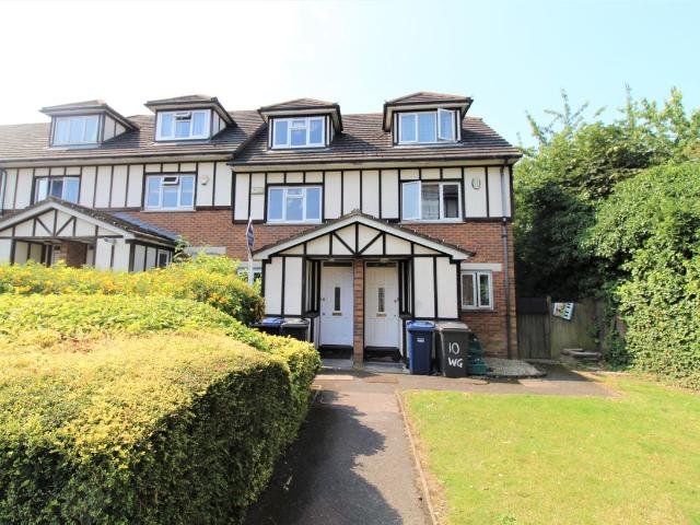 Wenlock Gardens, Hendon Central NW4, 3 bed town house to rent, £2,700 pcm | PrimeLocation