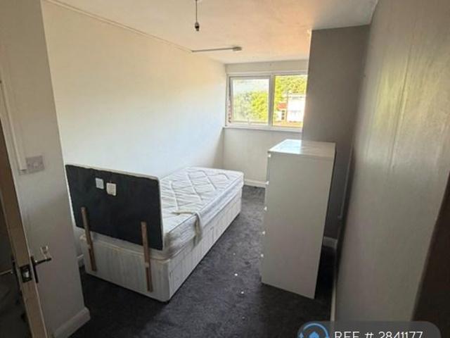 Wensleydale, Hemel Hempstead, HP2 1 bed in a house share to rent £1,050 pcm £242 pw