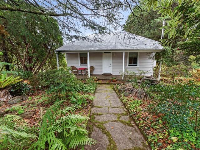 Weatherboard Cottage on a 1.67 hecatre block in a prime locale