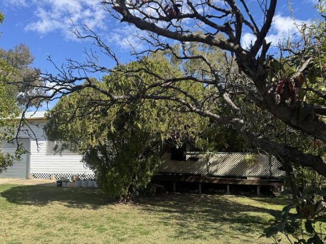 WEATHERBOARD HOME WITH EXCELLENT ENTERTAINING OPTIONS