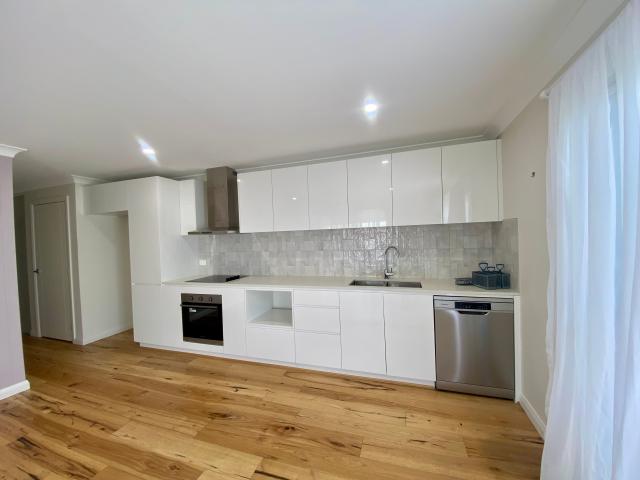 Weatherboard Hampton Style Villa 2 Bedrooms Coastal Vibes