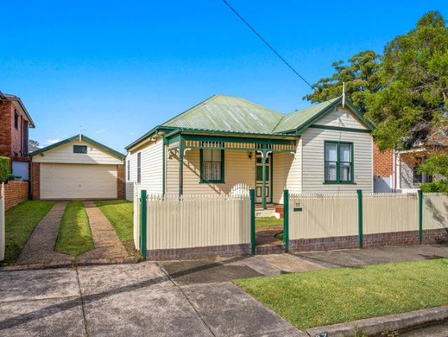 Weatherboard on 700sqm