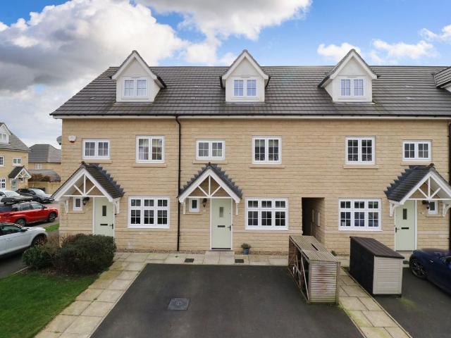 Weavers Close, Horsforth, Leeds, West Yorkshire LS18, 4 bed terraced house to rent, £1,500 pcm | PrimeLocation