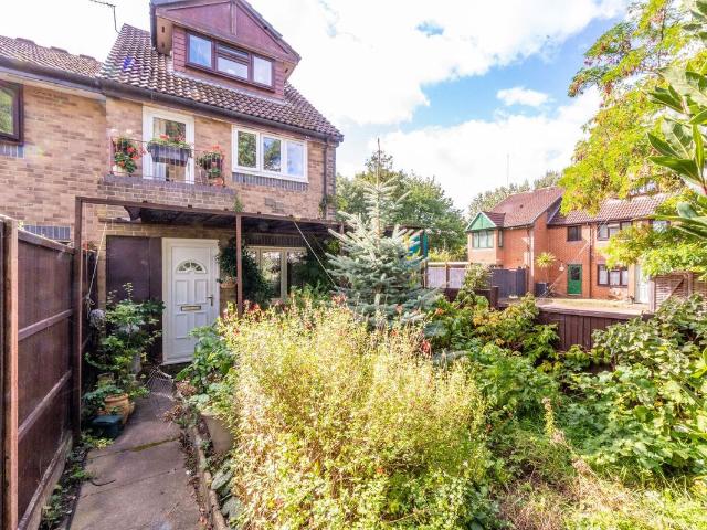 Weavers Close, Isleworth TW7, 1 bed end terrace house to rent, £1,650 pcm | PrimeLocation