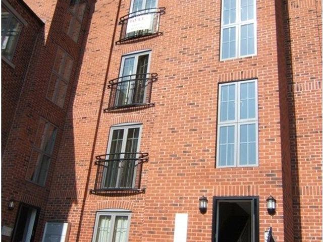 Weavers Court, Hinckley LE10, 2 bed flat to rent, £975 pcm | PrimeLocation