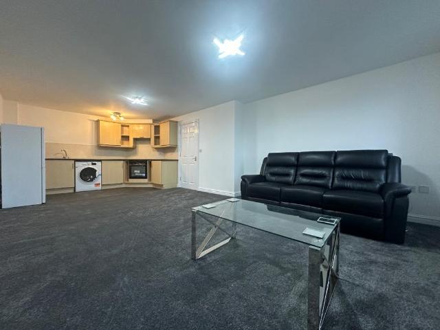 Weavers Court, Preston New Road. 2 bed apartment to rent £850 pcm £196 pw