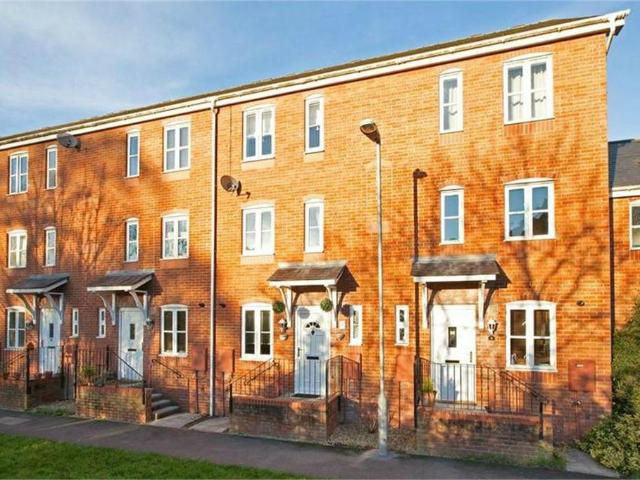Weavers Reach, Wellington, TA21 4 bed terraced house to rent £1,250 pcm £288 pw