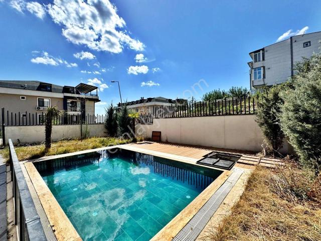 Weal World' Den Deniz Manzaralı, Sıfır, 5+2, 600 M2, Müstakil Villa.