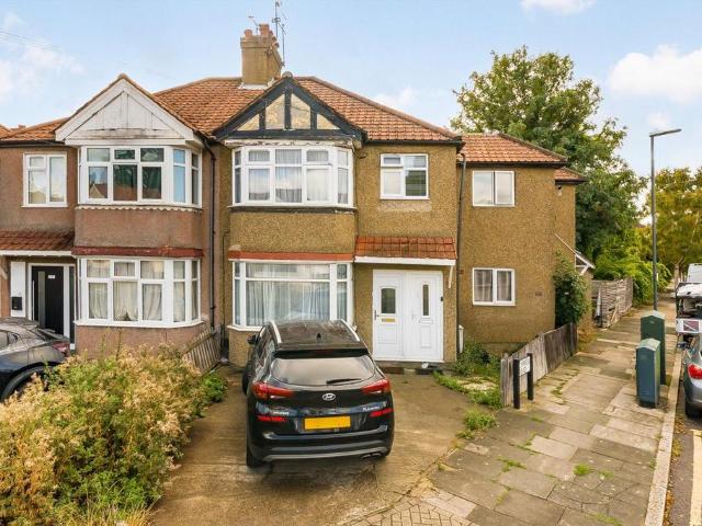 Weald Lane, Harrow 1 bed flat to rent £1,450 pcm £335 pw