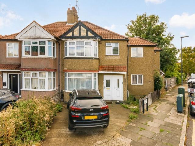 Weald Lane, Harrow HA3, 1 bed flat to rent, £1,500 pcm | PrimeLocation