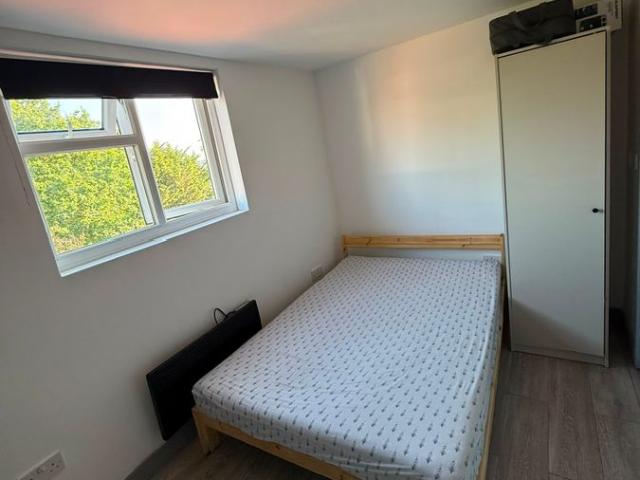 Weald Lane, Harrow, London HA3, 1 bed flat to rent, £1,050 pcm | PrimeLocation