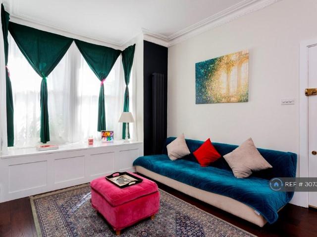 Webbs Road, London, SW11 1 bed flat to rent £2,050 pcm £473 pw