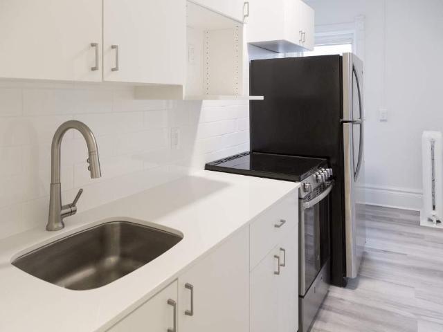 Weber 1 Bedroom Apartment for Rent at 44 Weber St W, Kitchener, ON N2H 3Z2 Civic Centre