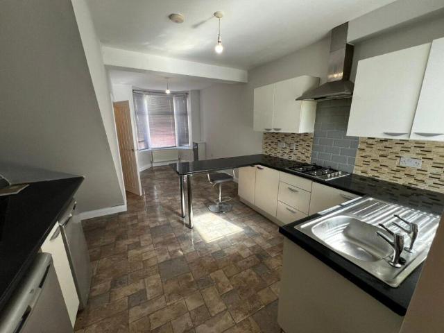 Webster Road, Liverpool, L7 4LQ 3 bed terraced house to rent £900 pcm £208 pw