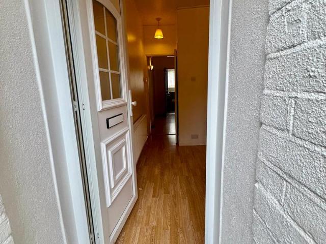 Wedderburn Road, Barking IG11 2 bed terraced house to rent £1,850 pcm £427 pw