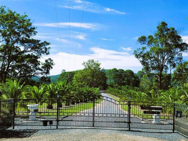 WEDDINGS, AIRBNB, HIPCAMP, KENNELS, HORSES, HAY PRODUCTION