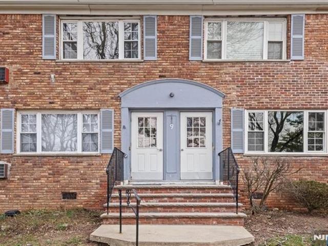 Wedgewood Dr Apt,verona, Condo For Sale