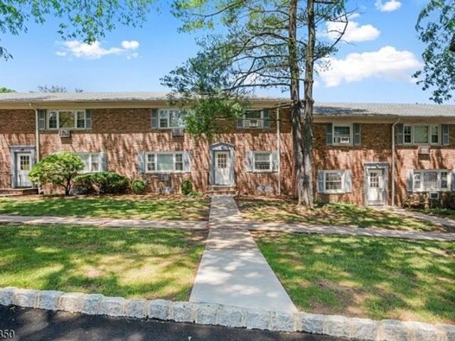 Wedgewood Dr Apt,verona, Condo For Sale
