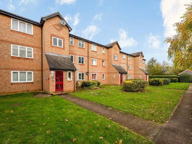 Wedgewood Road, Hertfordshire SG4 2 bed flat to rent £1,350 pcm £312 pw