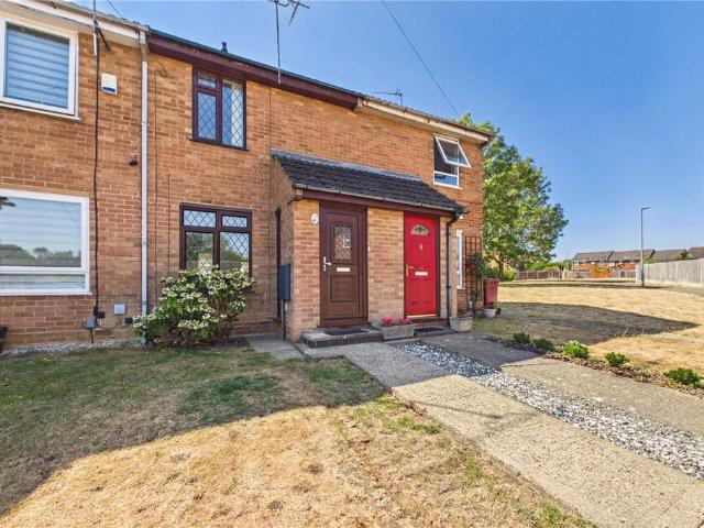 Wedgewood Way, Tilehurst, Reading. 2 bed terraced house to rent £1,600 pcm £369 pw
