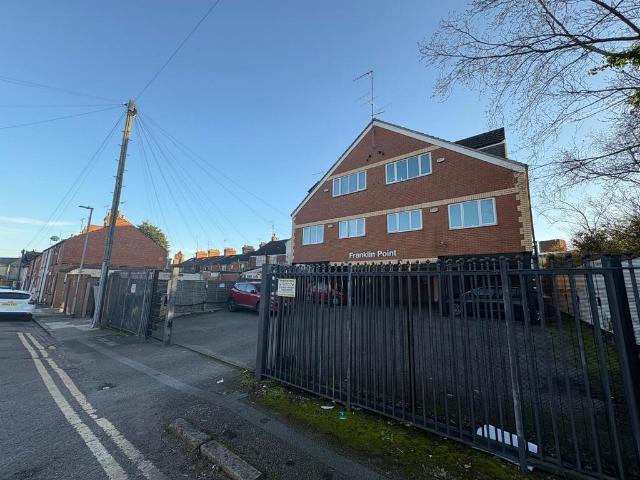 Weedon Road, NORTHAMPTON 2 bed flat to rent £1,000 pcm £231 pw