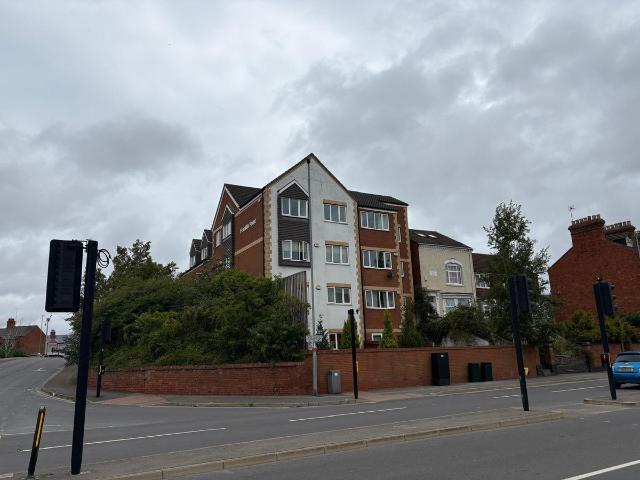 Weedon Road, Northampton NN5, 2 bed flat to rent, £1,150 pcm | PrimeLocation