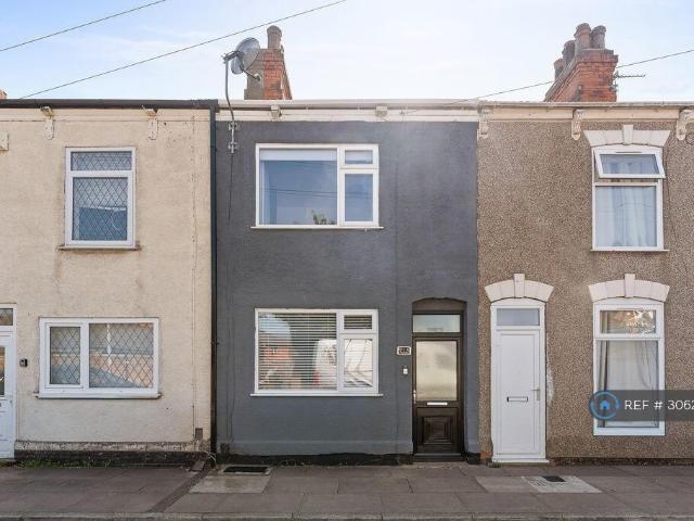 Weelsby St, Grimsby, DN32 3 bed terraced house to rent £750 pcm £173 pw