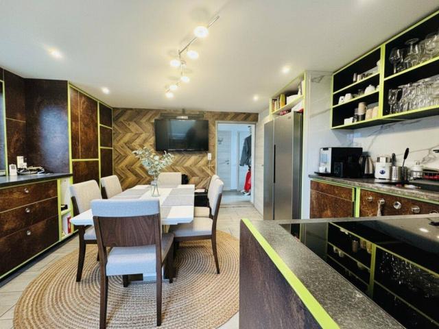 Weerberg: Schöne 4 Zimmer Wohnung mit Panorama Terrasse, Alpenblick & 2 PKW Stellplätze im Preis inklusive