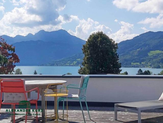 Weitblick & Ruhe pur – modernes Wohnhaus in Bestlage über dem Attersee