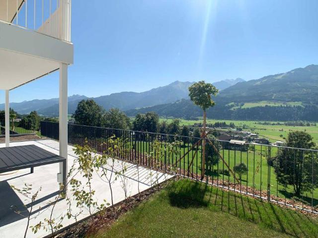 WEITBLICK W1: Traumhafte Gartenwohnung am Sonnenhang mit unverbautem Panoramablick