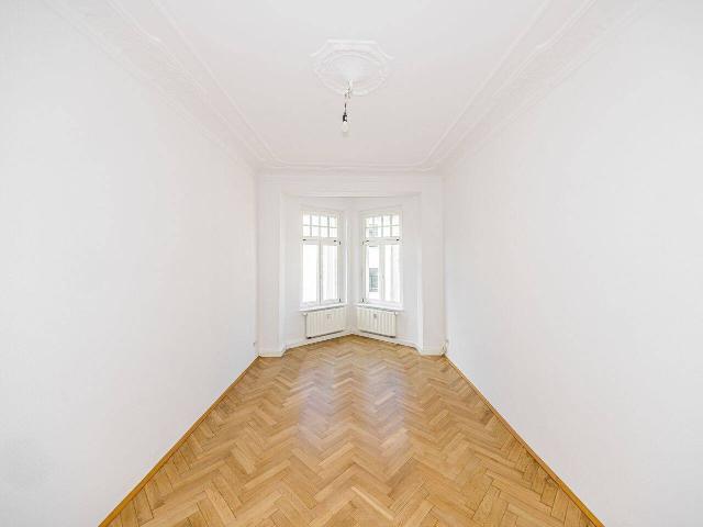 Weitläufige Wohnung mit repräsentativem Charakter in Top Lage